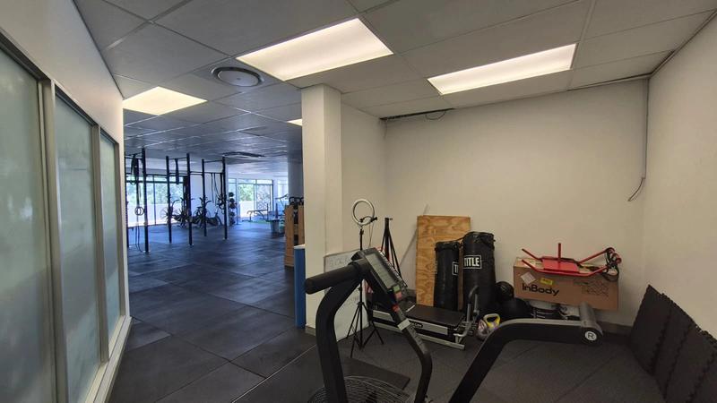To Let Commercial Property for Rent in Somerset West Western Cape